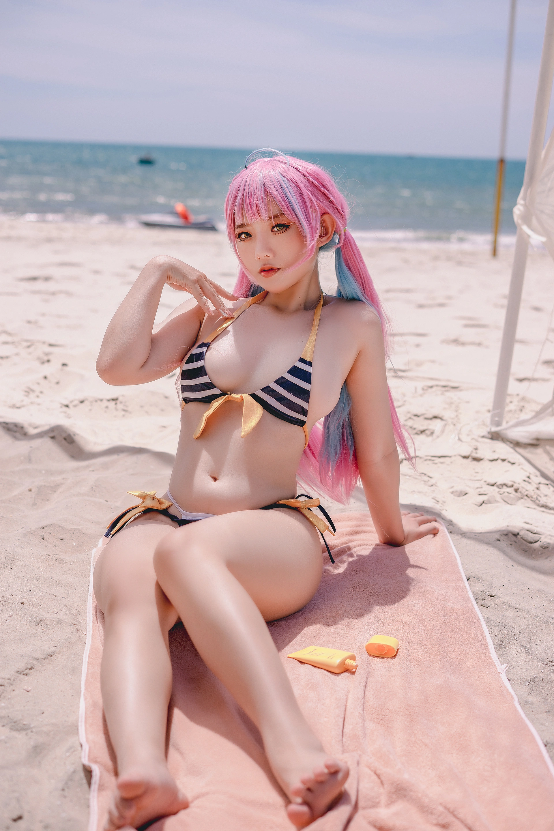 Messie Huang – NO.020 Aqua Bikini 1